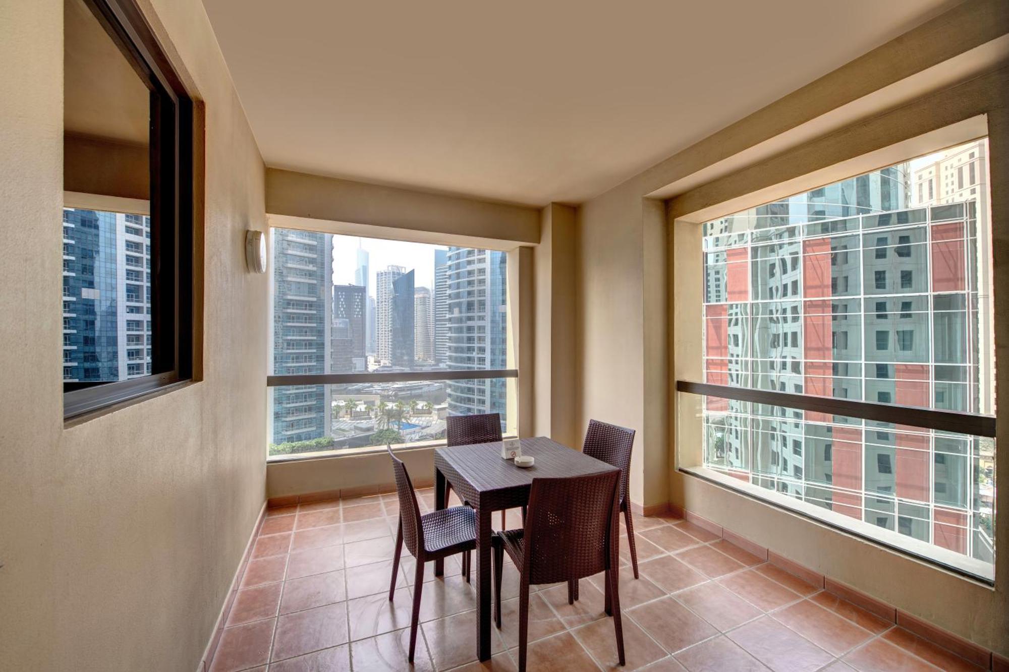 Suha Jbr Hotel Apartments Dubai Room photo