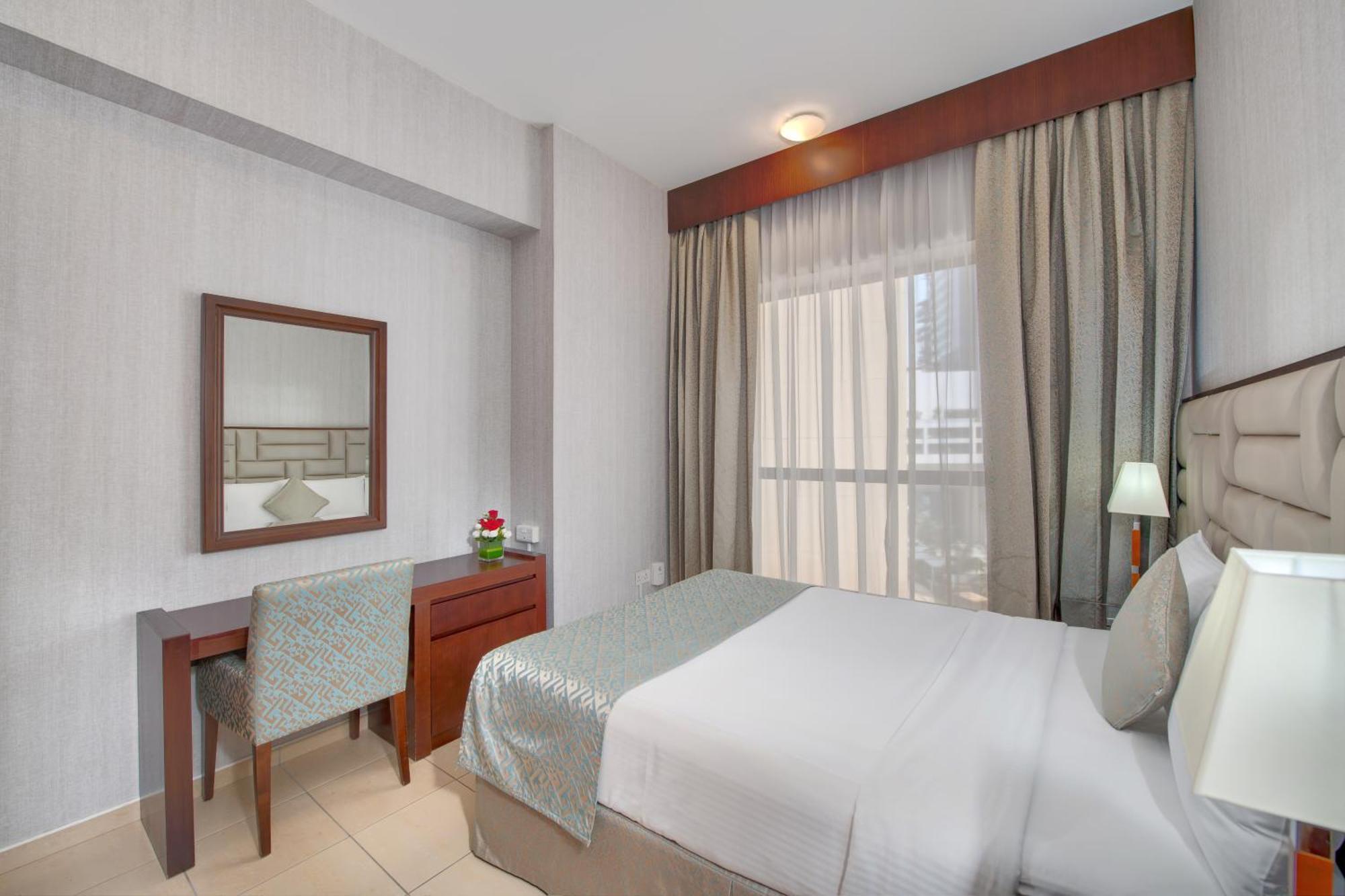 Suha Jbr Hotel Apartments Dubai Room photo