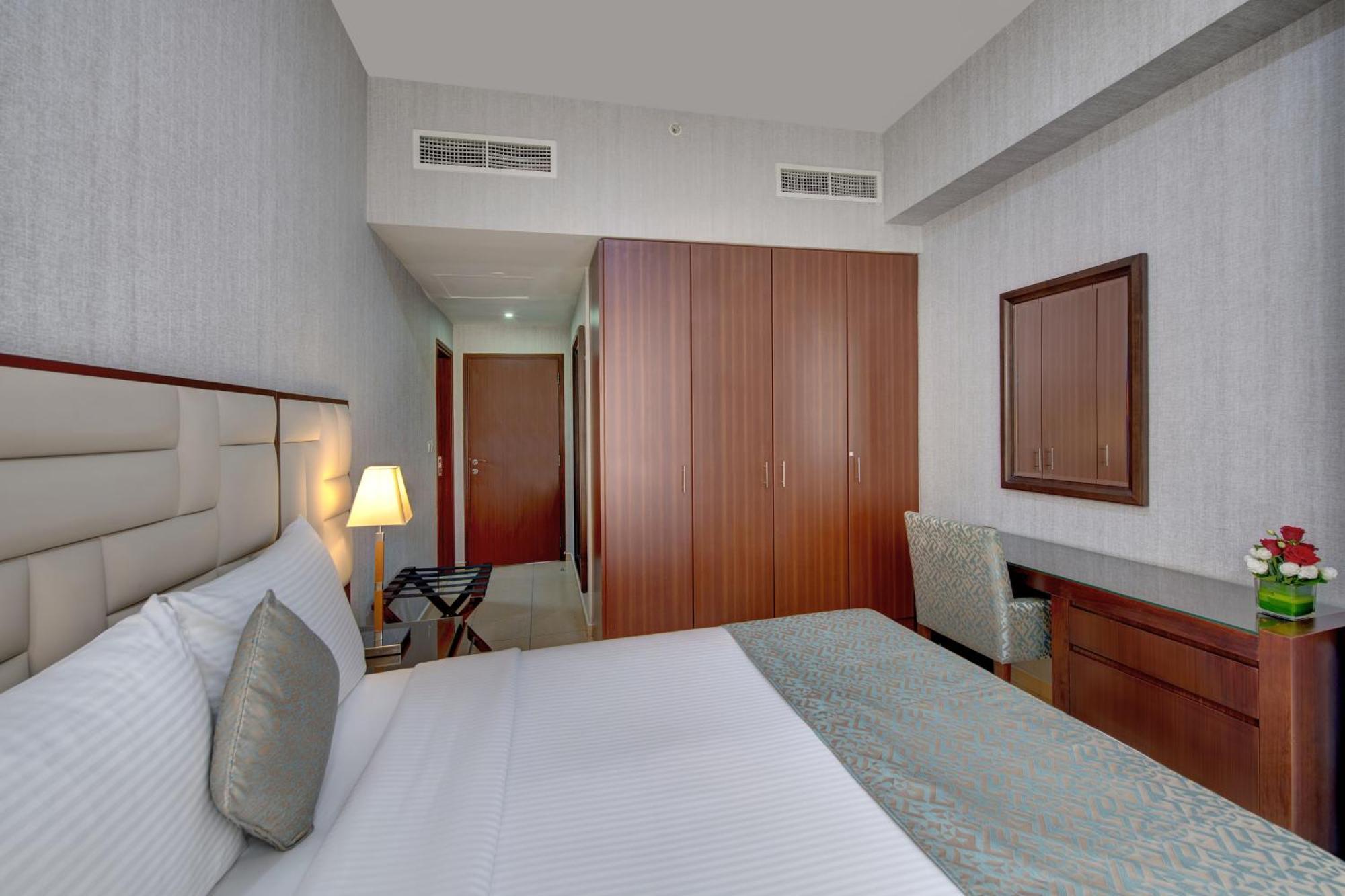 Suha Jbr Hotel Apartments Dubai Room photo