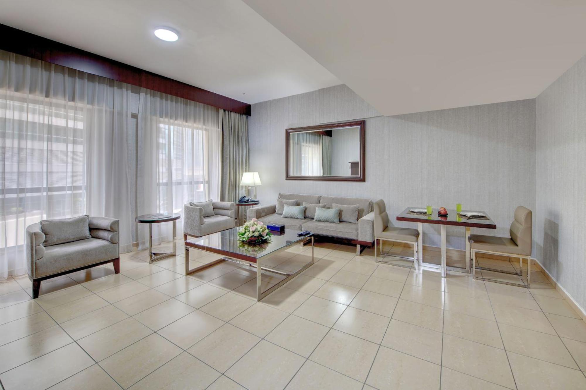 Suha Jbr Hotel Apartments Dubai Room photo